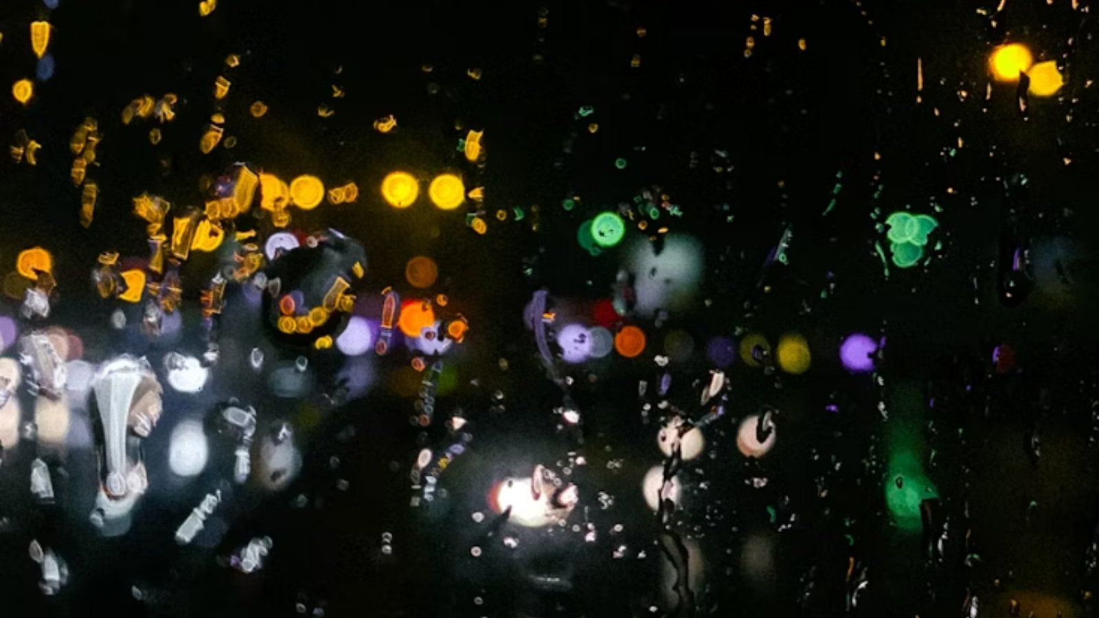 Rolê com chuva: quando o temporal vira parte da experiência