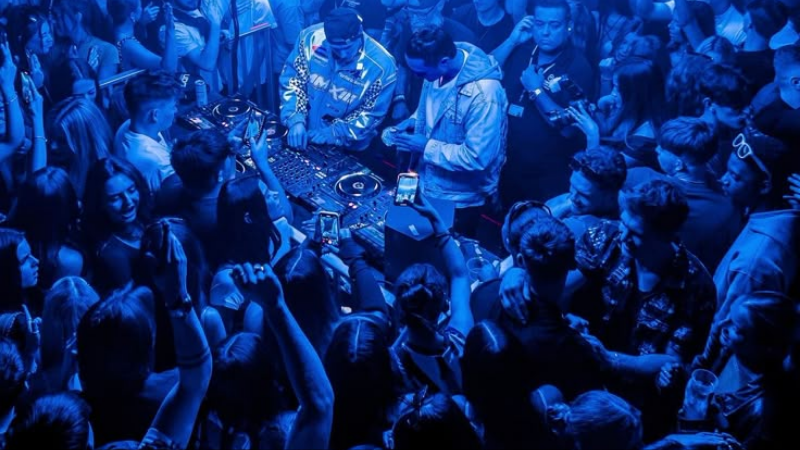Já agradeceu o DJ que escreveu a história da tua noite?