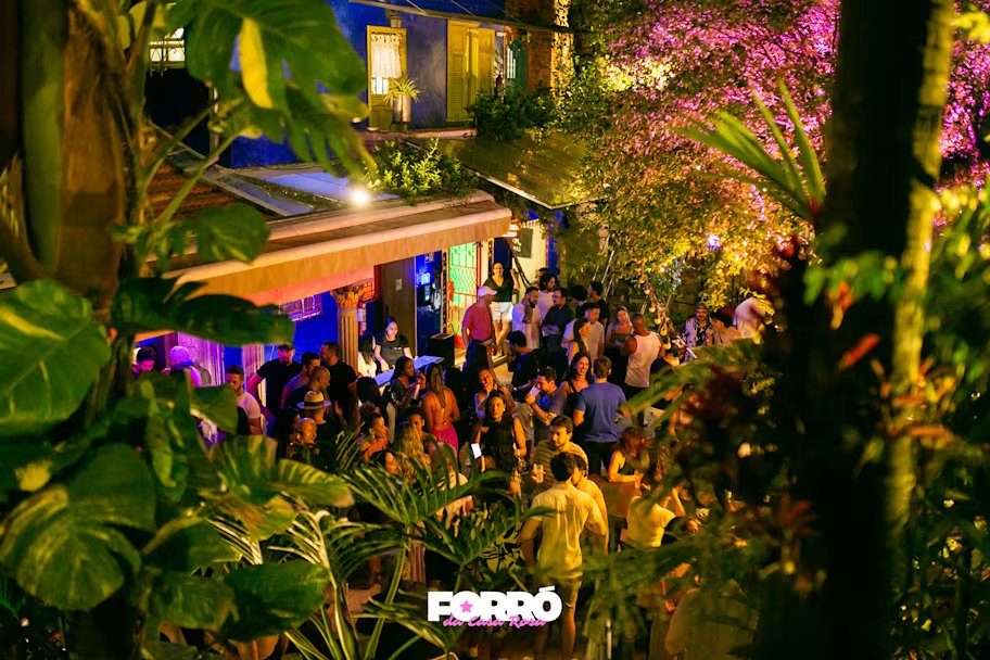Forró da Casa Rosa com Baião In Roda