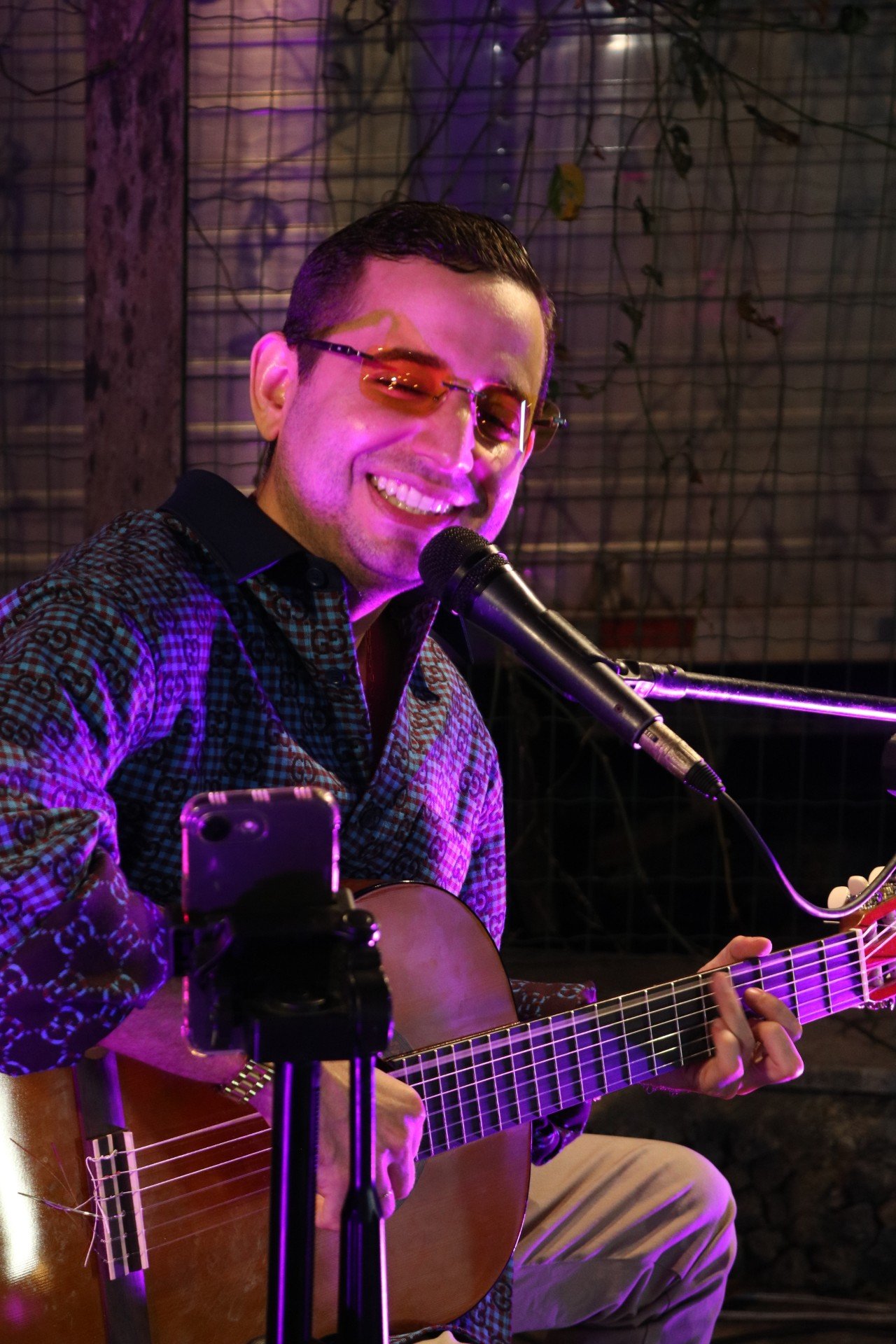 Cantor potiguar Santijor estreia em São Paulo com show no Beco do Batman
