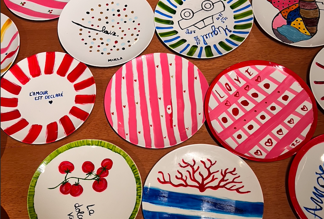 Pincelê: Arte, Pizza e Vinho - Pintura de pratos de porcelana